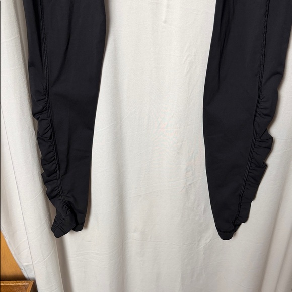 Lululemon Black Speed Tight *Cozy Size 8 - Picture 5 of 12